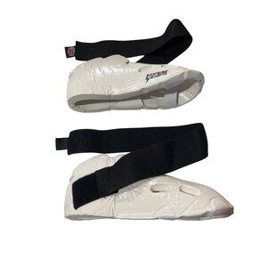 Lightning Martial Arts Foot Guards With Elastic Straps 111a